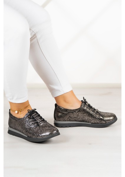 Khloe Gümüş Yılan Hakiki Dana Derisi Yuvarlak Burun Düz Taban Günlük Ayakkabı