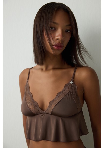 Kahverengi Dantelli V Yaka Üçgen Kapsız Atlet