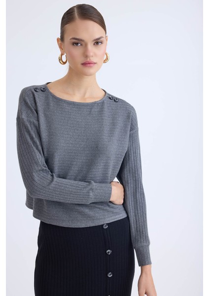 Omuzu Düğmeli Geniş Yaka Bluz fiyatları