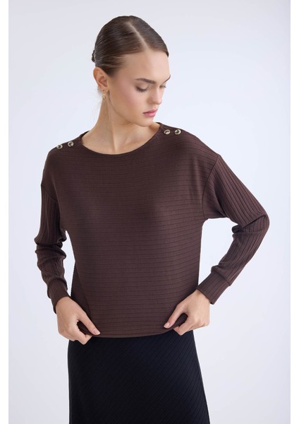 Omuzu Düğmeli Geniş Yaka Bluz modelleri