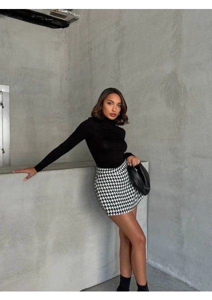 Kapaklı Kaşe Şort Etek Siyah Beyaz Kazayağı H261218 fiyatları