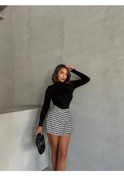 Kapaklı Kaşe Şort Etek Siyah Beyaz Kazayağı H261218 modelleri