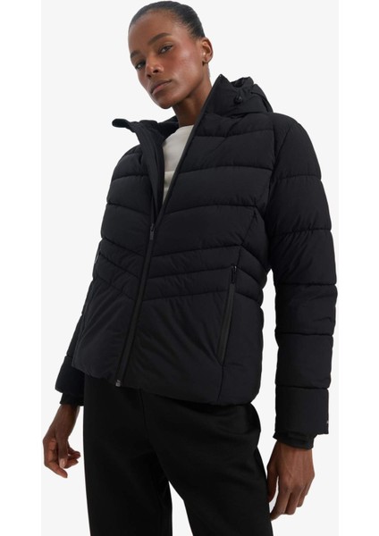 Su İtici Regular Fit Kapüşonlu Fermuarlı Cepli Mont C8141AX25WN modelleri