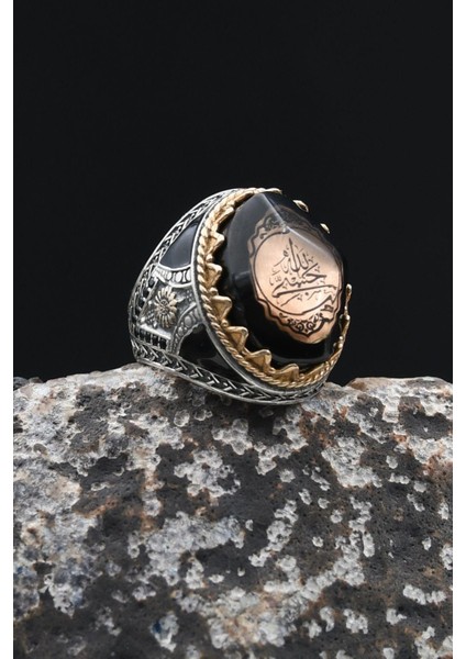 925 Ayar Gümüş Erkek Yüzük Hasbiyallah Yazılı (Allah Bana Yeter) Sıkma Kehribar Taşlı 902344 fırsatları