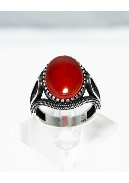 Modern Dokulu Kırmızı Akik Taşlı 925 Ayar Gümüş Erkek Yüzük – Güçlü ve Şık Bir Duruş