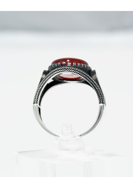 Modern Dokulu Kırmızı Akik Taşlı 925 Ayar Gümüş Erkek Yüzük – Güçlü ve Şık Bir Duruş indirimleri