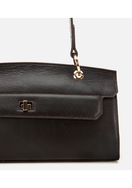 03CAH316340A480 KADIN Deri Kahverengi Kilit Detaylı Omuz Çantası modelleri