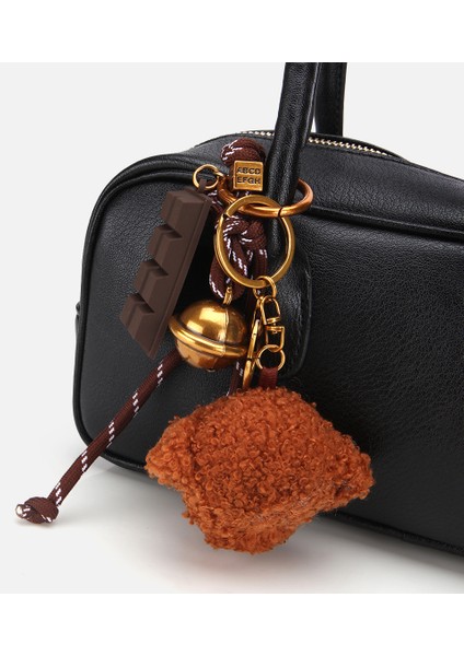 03CAH316890A100 KADIN Siyah Charm Detaylı Omuz Çantası fiyatları