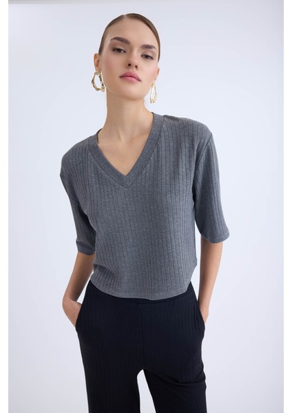 V Yaka Kısa Kol Bluz modelleri