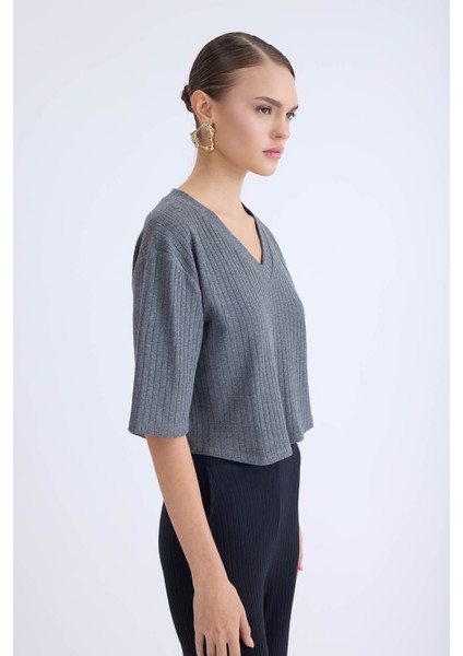 V Yaka Kısa Kol Bluz