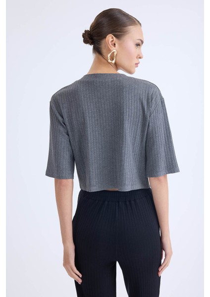 V Yaka Kısa Kol Bluz