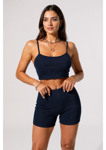Kadın Lacivert Şortlu Kaşkorse Gecelik Takım – Modern, Konforlu ve Günlük Kombinlere Uygun