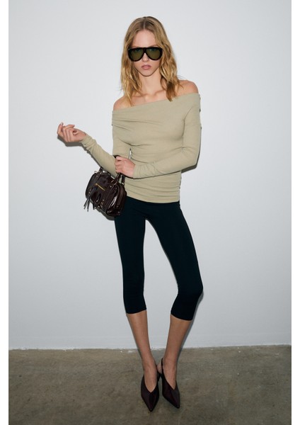 Olıvıenn Kadın Omuzu Açık Asimetrik Yakalı Uzun Kollu Slim Fit Vizon Bluz