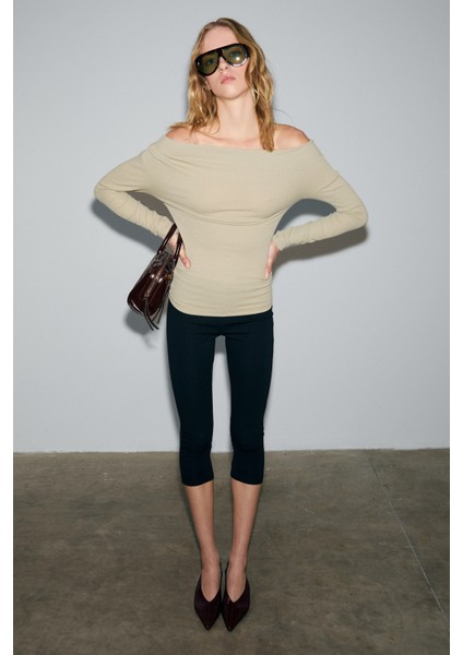 Olıvıenn Kadın Omuzu Açık Asimetrik Yakalı Uzun Kollu Slim Fit Vizon Bluz fırsatları