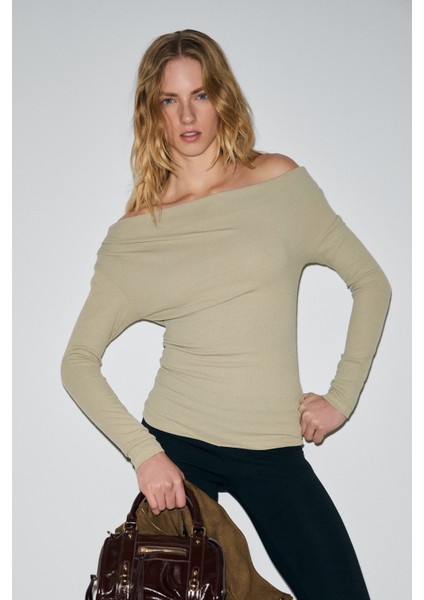 Olıvıenn Kadın Omuzu Açık Asimetrik Yakalı Uzun Kollu Slim Fit Vizon Bluz indirimleri