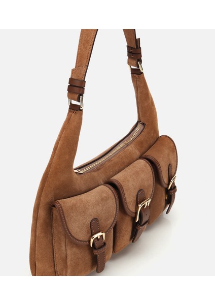 03CAH316400A340 KADIN Süet Deri Taba Cepli Tokalı Omuz Çantası
