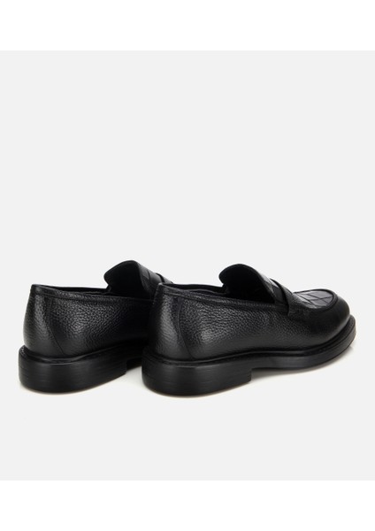02AYH315320A100 ERKEK Deri Siyah Kroko Detaylı Klasik Loafer fırsatları