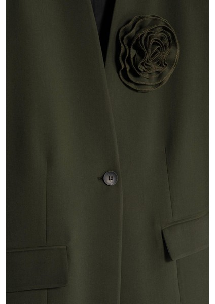 Kadın Açık Haki Gül Detaylı Yakasız Blazer indirimleri