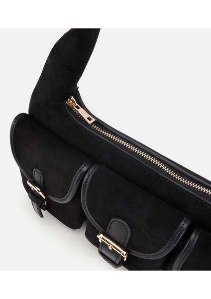 03CAH316400A100 KADIN Süet Deri Siyah Cepli Tokalı Omuz Çantası modelleri