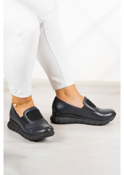 Morena Lacivert Hakiki Dana Derisi Taşlı Yuvarlak Burun Günlük Ayakkabı