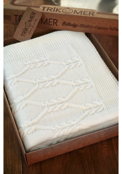 Triko Örgülü Mevsimlik Özel Kutulu Bebek Battaniyesi