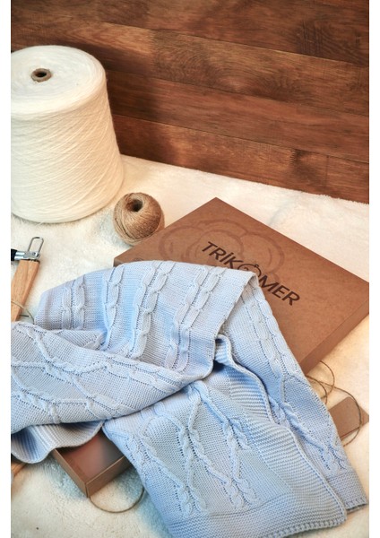 Triko Örgülü Mevsimlik Özel Kutulu Bebek Battaniyesi