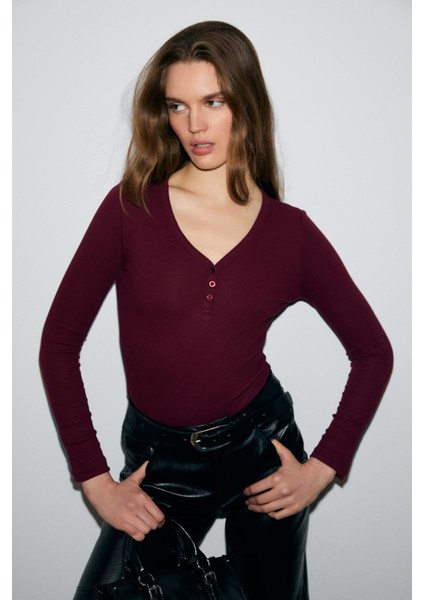 Kalanı Kadın Uzun Kollu V Yaka Patlı Düğmeli Bordo Body fiyatları