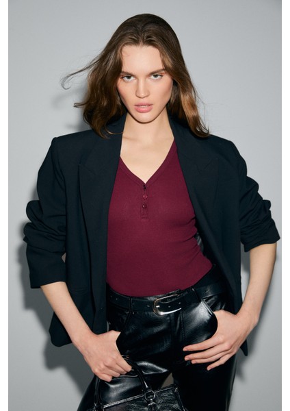 Kalanı Kadın Uzun Kollu V Yaka Patlı Düğmeli Bordo Body fırsatları