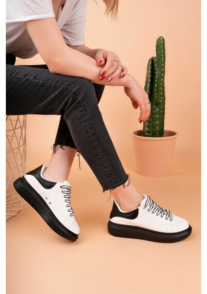 LC107 Beyaz Arka Siyah St Bağcıklı Kadın Ayakkabı fiyatları