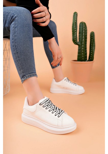 LC107 Beyaz Bağcıklı Kadın Ayakkabı fırsatları