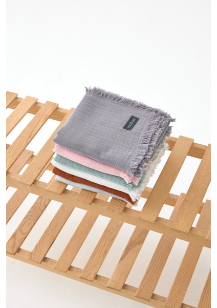 4 Katlı Yumuşak ve Hafif Müslin Bebek Battaniyesi