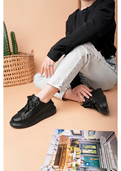 LC105 Siyah St Bağcıklı Kadın Ayakkabı fiyatları