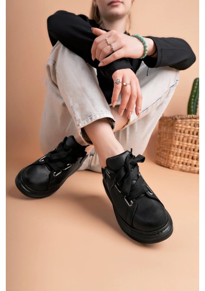 LC105 Siyah St Bağcıklı Kadın Ayakkabı modelleri