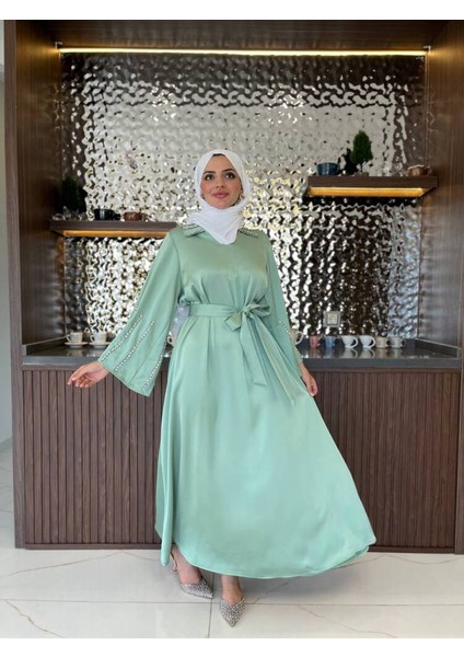Boyun Taş İşlemli Kemer Aksesurlı Elbise S16044