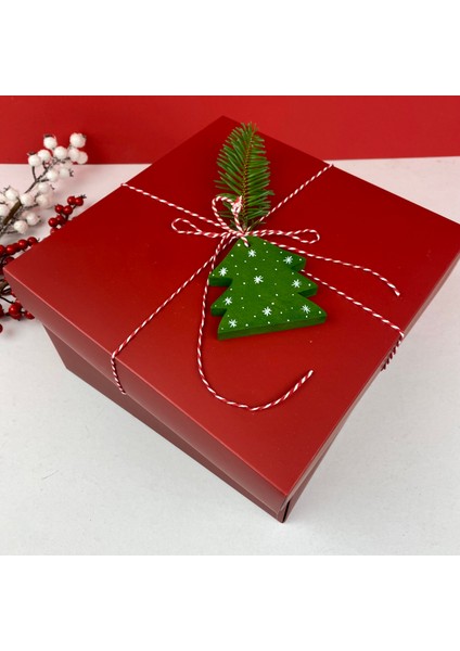 Yılbaşı Kırmızı, Ahşap Çam Ağaçlı Boş Hediye Kutusu- 25 CMX25 cm x 10 cm