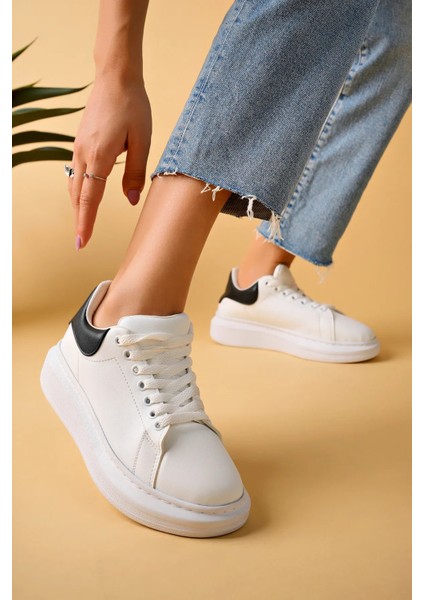 LC101 Beyaz Arka Siyah Bağcıklı Kadın Ayakkabı fiyatları