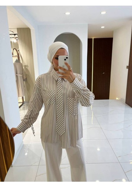 Kravat Detaylı Çizgili Kadın Gömlek GMK16067