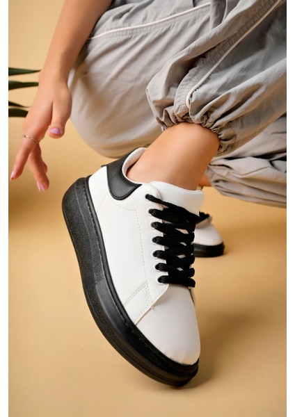 LC101 Beyaz Siyah Cilt Siyah Taban Kadın Sneaker fiyatları