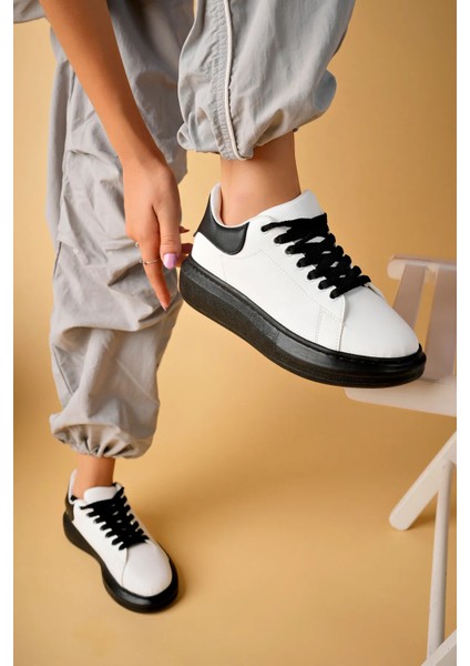 LC101 Beyaz Siyah Cilt Siyah Taban Kadın Sneaker modelleri