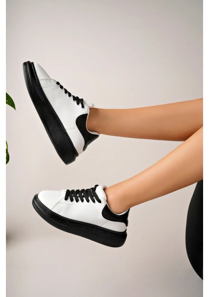 LC101 Beyaz Siyah Cilt Siyah Taban Kadın Sneaker fırsatları