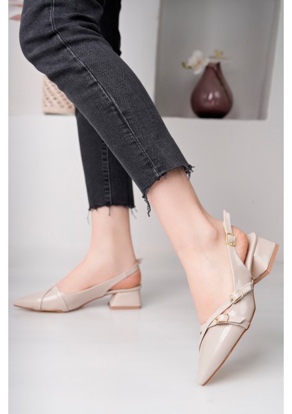 3 Tokalı Bej 4 cm Topuklu Ayakkabı
