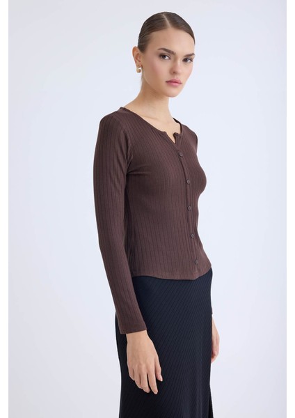 Önü Düğmeli Fitilli Uzun Kol Bluz fırsatları