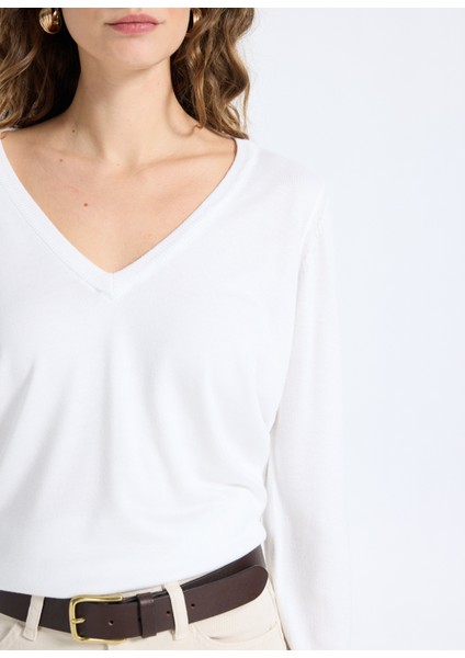 V Yaka Slim Fit Düz Ekru Kazak Kadın ML5WL-KZK9009 fırsatları