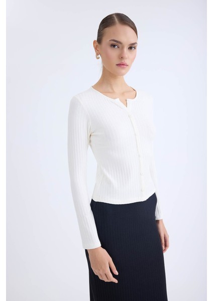 Önü Düğmeli Fitilli Uzun Kol Bluz indirimleri