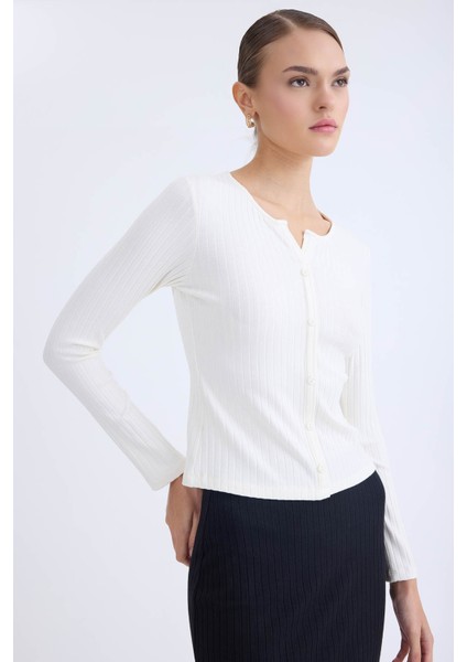 Önü Düğmeli Fitilli Uzun Kol Bluz