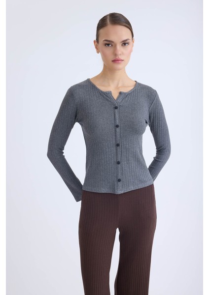 Önü Düğmeli Fitilli Uzun Kol Bluz fiyatları