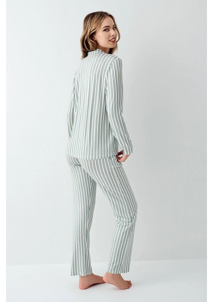 Kadın Çizgili Pamuklu Önden Düğmeli Pijama Takımı fırsatları