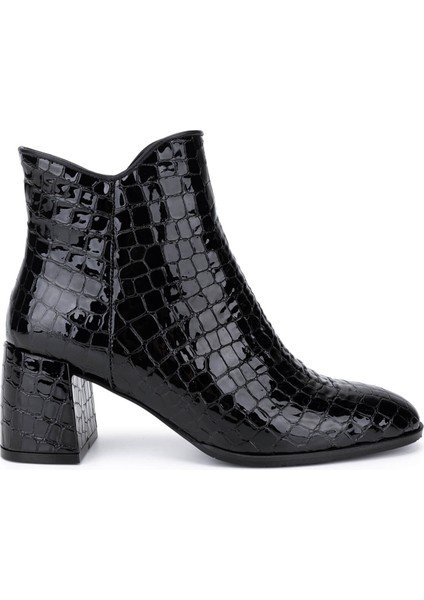 Kadın Hakiki Deri Siyah Rugan Klasik Bot 33 17020 Bn Bot SK25-26 Sıyah Kroko Rugan