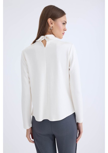 Önü Detaylı Uzun Kol Bluz fırsatları