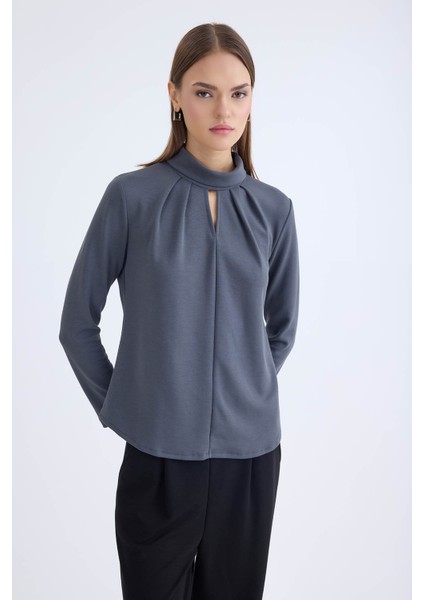 Önü Detaylı Uzun Kol Bluz